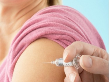 در برابر HPV واکسینه شوید. واکسیناسیون برای دختران و زنان سنین 9 تا 26 ساله موجود است